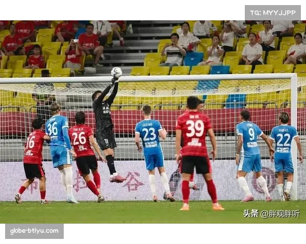 长春亚泰门将屡献神扑 但后防线整体配合不足